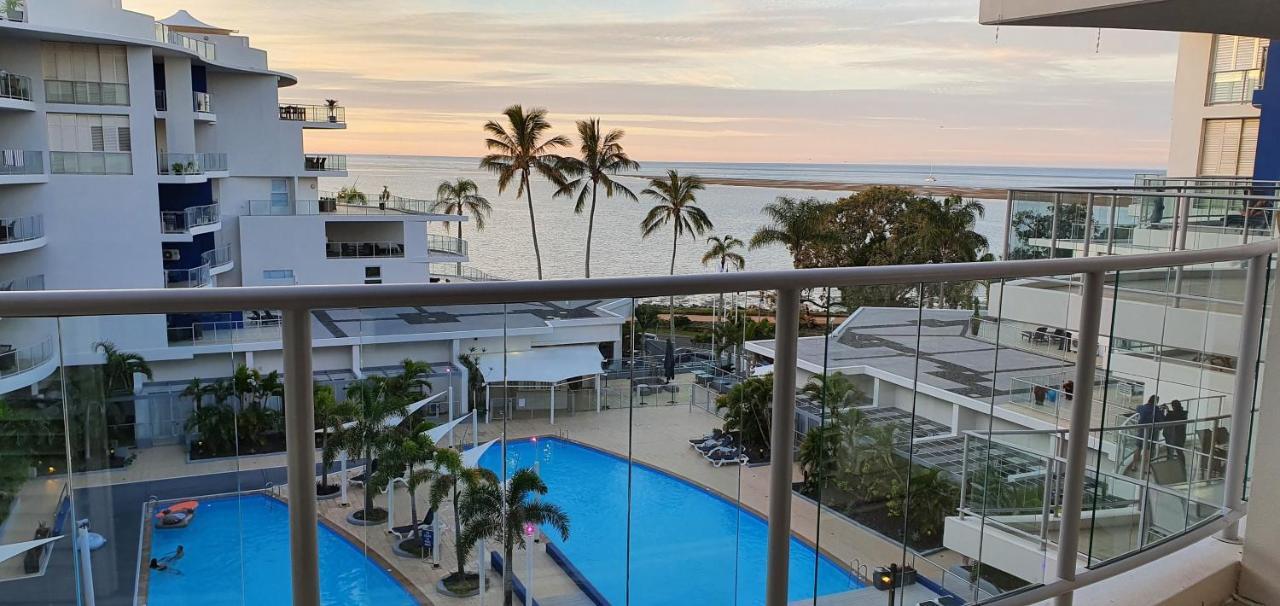 Pier Resort Urangan Kültér fotó
