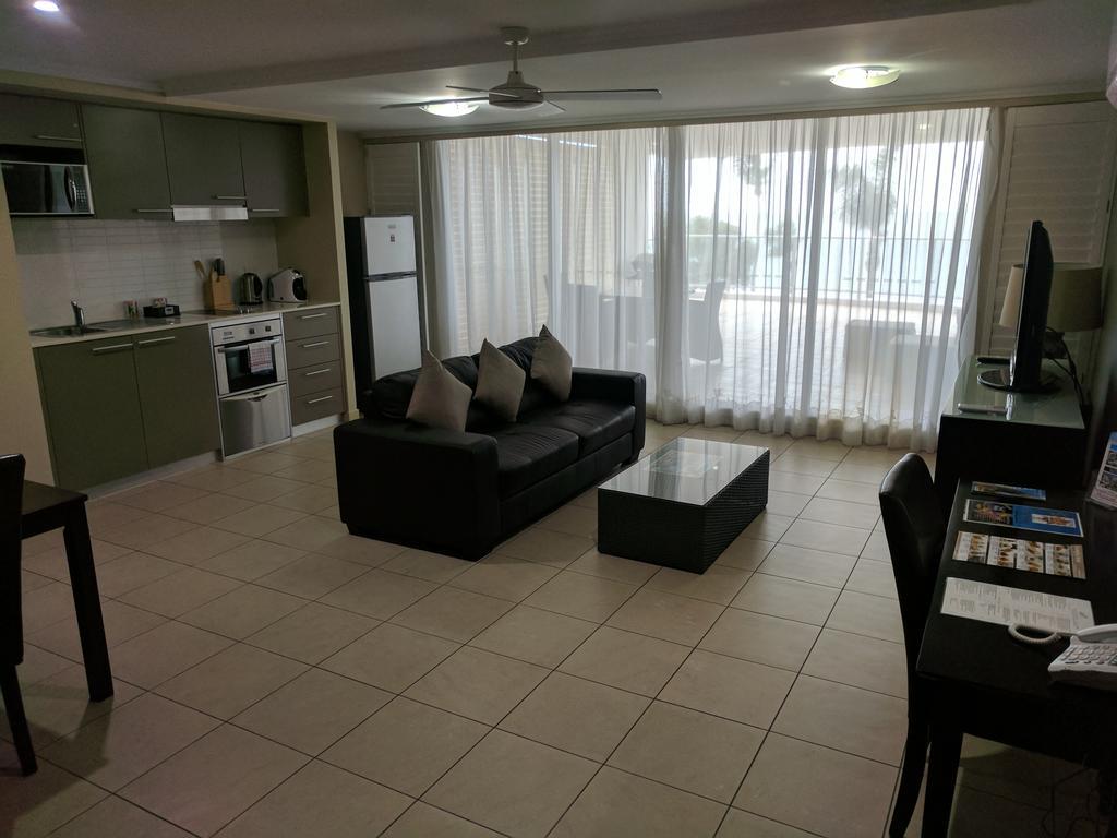 Pier Resort Urangan Kültér fotó