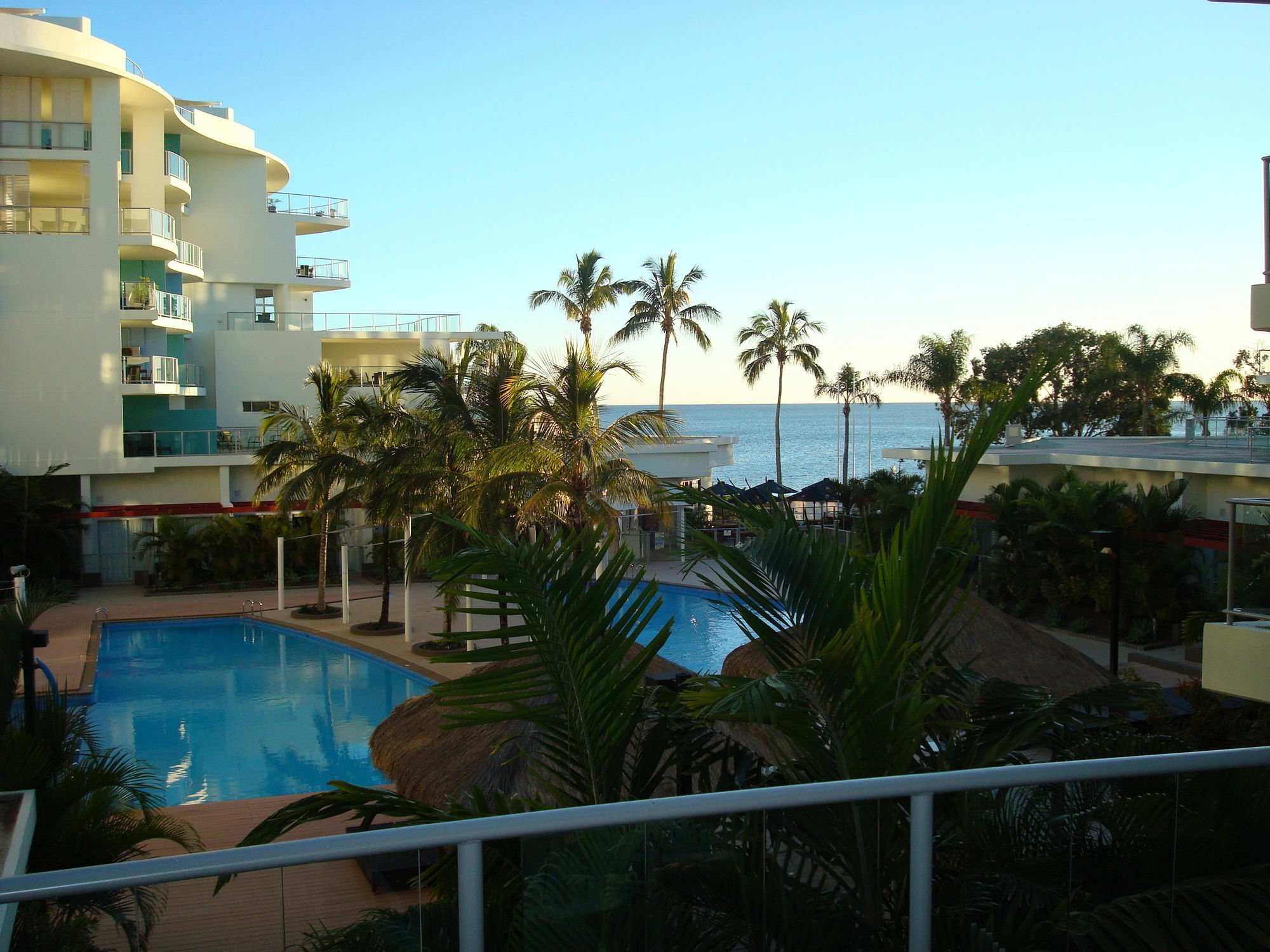 Pier Resort Urangan Kültér fotó