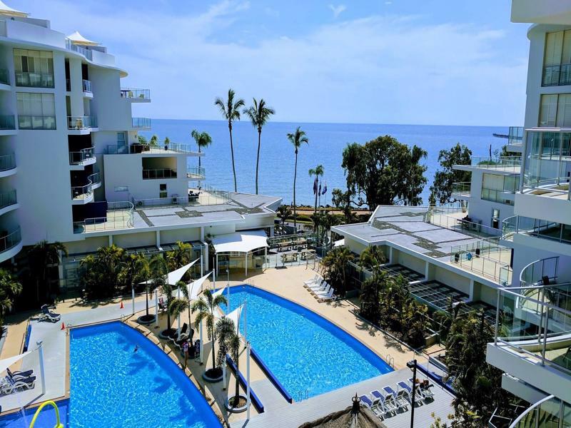 Pier Resort Urangan Kültér fotó